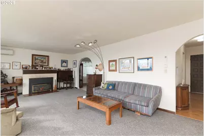 1332 Bayview St, North Bend, OR 97459 - Photo 6