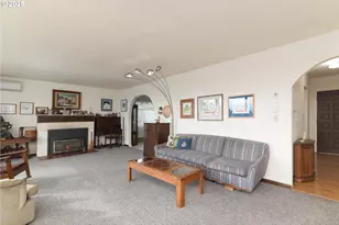 1332 Bayview St, North Bend, OR 97459 - Photo 6