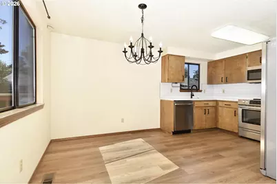 9703 SW 51st Ave, Portland, OR 97219 - Photo 12