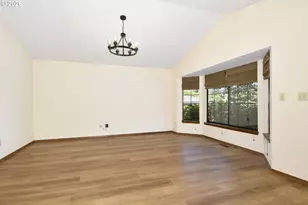 9703 SW 51st Ave, Portland, OR 97219 - Photo 8