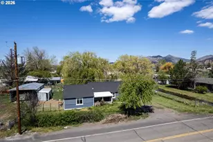847 C Ave, Terrebonne, OR 97760 - Photo 2