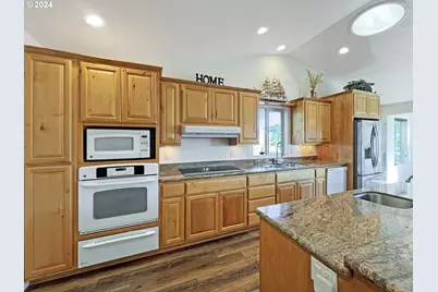 318 Del Norte Ln, Brookings, OR 97415 - Photo 10