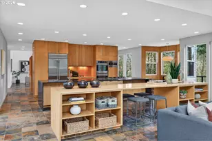 7616 NW Thompson Rd, Portland, OR 97229 - Photo 10