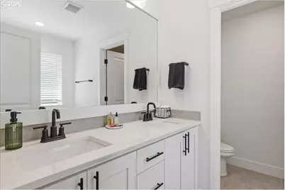 8525 N 1st St, Ridgefield, WA 98642 - Photo 16