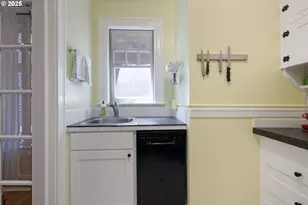 1811 NW Couch St, Portland, OR 97209 - Photo 18