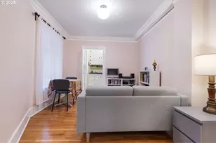 1811 NW Couch St, Portland, OR 97209 - Photo 14