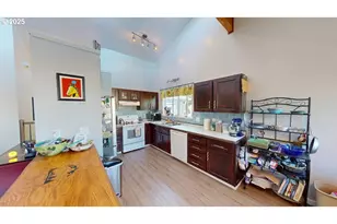 94239 Terrace Garden Way, Gold Beach, OR 97444 - Photo 10