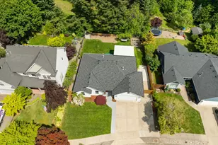 16442 Wayne Dr, Oregon City, OR 97045 - Photo 4