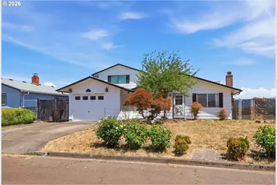 395 Park Ln, Harrisburg, OR 97446 - Photo 2
