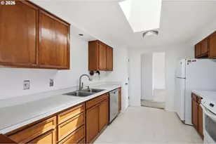 395 Park Ln, Harrisburg, OR 97446 - Photo 14