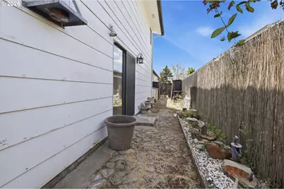 395 Park Ln, Harrisburg, OR 97446 - Photo 38