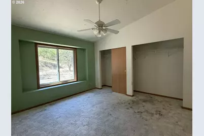 338 Topaz Ln, Roseburg, OR 97471 - Photo 14
