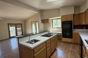 338 Topaz Ln, Roseburg, OR 97471 - Photo 10