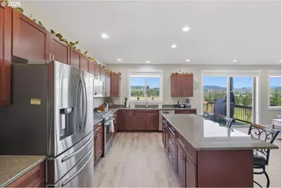 2020 SW Fairview Ave, Dallas, OR 97338 - Photo 14