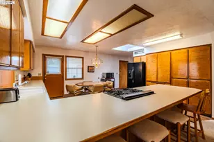 16005 SE Taggart St, Portland, OR 97236 - Photo 10