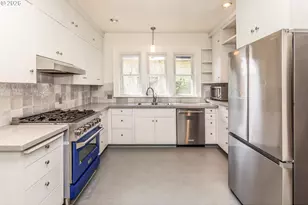 1230 SE 32nd Pl, Portland, OR 97214 - Photo 4