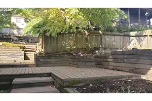 3719 S Hood Ave, Portland, OR 97239 - Photo 2