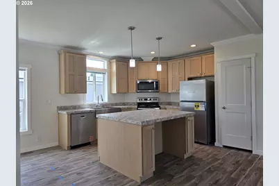 8204 SE Poppy St, Milwaukie, OR 97267 - Photo 6