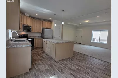 8204 SE Poppy St, Milwaukie, OR 97267 - Photo 10