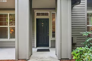 810 Springtree Ln, West Linn, OR 97068 - Photo 2
