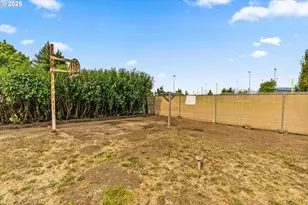 306 Broadway St, Springfield, OR 97477 - Photo 26