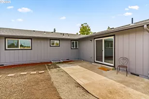 306 Broadway St, Springfield, OR 97477 - Photo 22