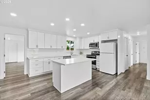 306 Broadway St, Springfield, OR 97477 - Photo 6