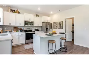 9371 SE Crystal Rose St, Happy Valley, OR 97086 - Photo 8