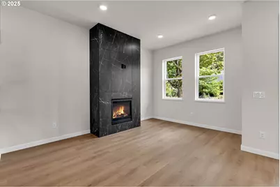 8413 N Gloucester Ave, Portland, OR 97203 - Photo 4