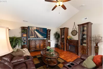 5123 E Longest Dr, Newberg, OR 97132 - Photo 24