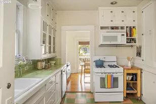 2426 NE Emerson St, Portland, OR 97211 - Photo 16