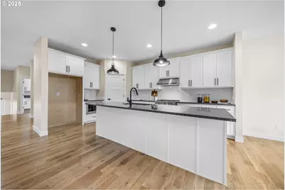 3813 SW McKinley St, Gresham, OR 97080 - Photo 8