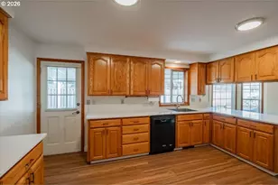 1566 NE Laurelwood Cir, Canby, OR 97013 - Photo 14