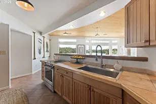 1008 Lakeshore Dr, Port Orford, OR 97465 - Photo 8