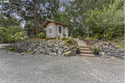 1008 Lakeshore Dr, Port Orford, OR 97465 - Photo 38