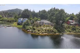 1008 Lakeshore Dr, Port Orford, OR 97465 - Photo 2