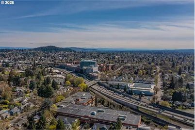 4341 NE Halsey St #18, Portland, OR 97213 - Photo 30