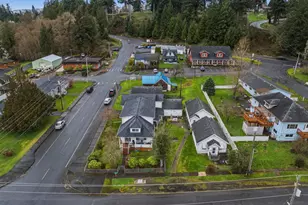 180 2nd St, Cathlamet, WA 98612 - Photo 8