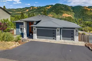 1005 Champion Ln, White Salmon, WA 98672 - Photo 2