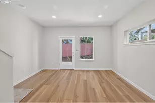 9265 E Burnside St, Portland, OR 97216 - Photo 8