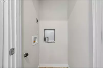 9265 E Burnside St, Portland, OR 97216 - Photo 22