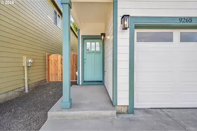 9265 E Burnside St, Portland, OR 97216 - Photo 2