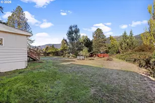 961 Hill St, Myrtle Creek, OR 97457 - Photo 4