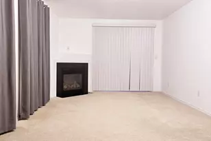 11829 SE Mill Ct, Portland, OR 97216 - Photo 4