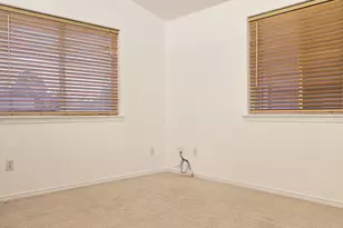 11829 SE Mill Ct, Portland, OR 97216 - Photo 16