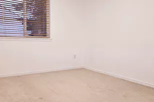 11829 SE Mill Ct, Portland, OR 97216 - Photo 18