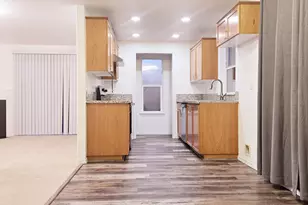 11829 SE Mill Ct, Portland, OR 97216 - Photo 6