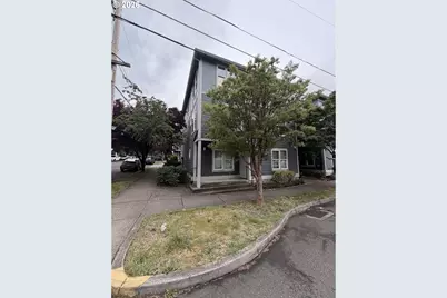 11911 SE Ash St #10, Portland, OR 97216 - Photo 2