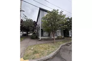 11911 SE Ash St, Portland, OR 97216 - Photo 2