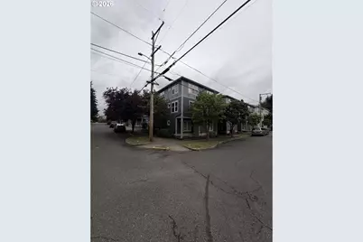 11911 SE Ash St #10, Portland, OR 97216 - Photo 4